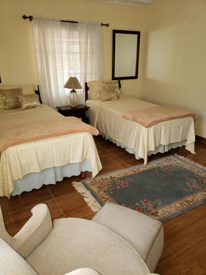 Villa Cliffe Ranch Mandeville Esterno foto