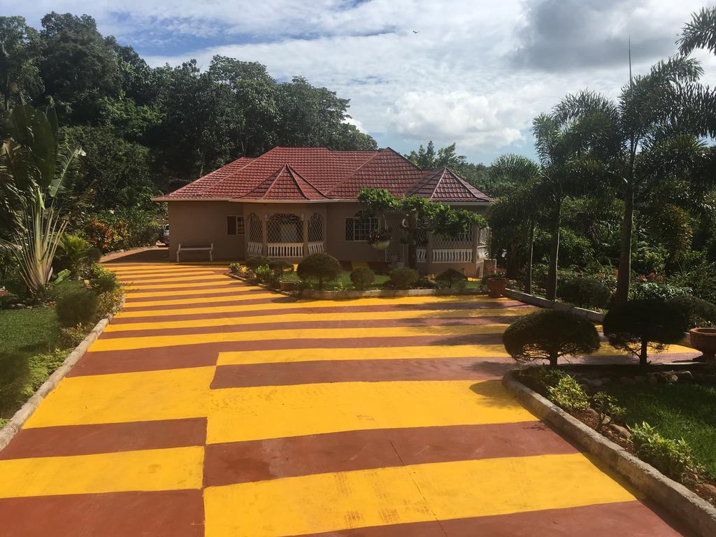 Villa Cliffe Ranch Mandeville Esterno foto