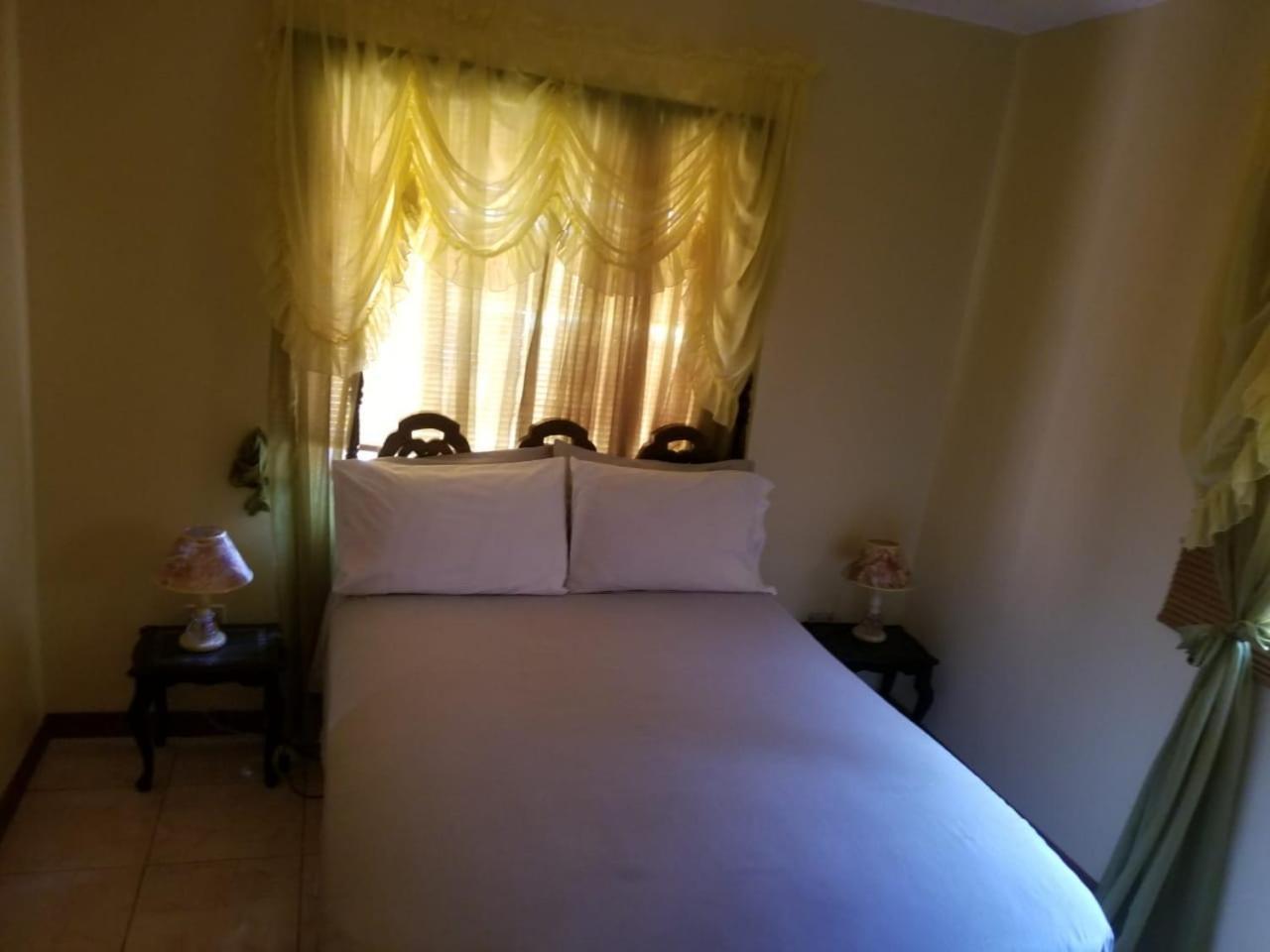 Villa Cliffe Ranch Mandeville Esterno foto