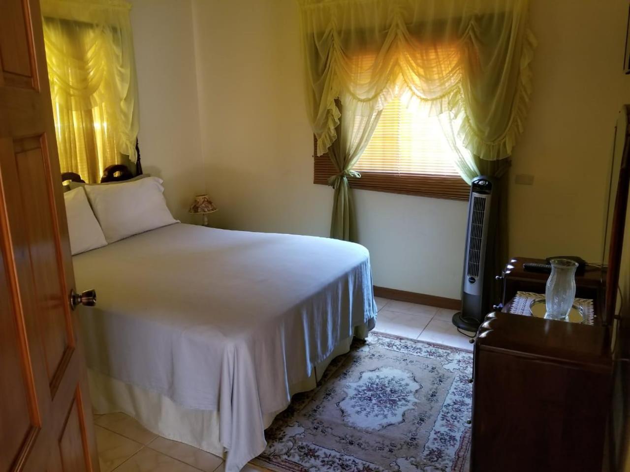 Villa Cliffe Ranch Mandeville Esterno foto