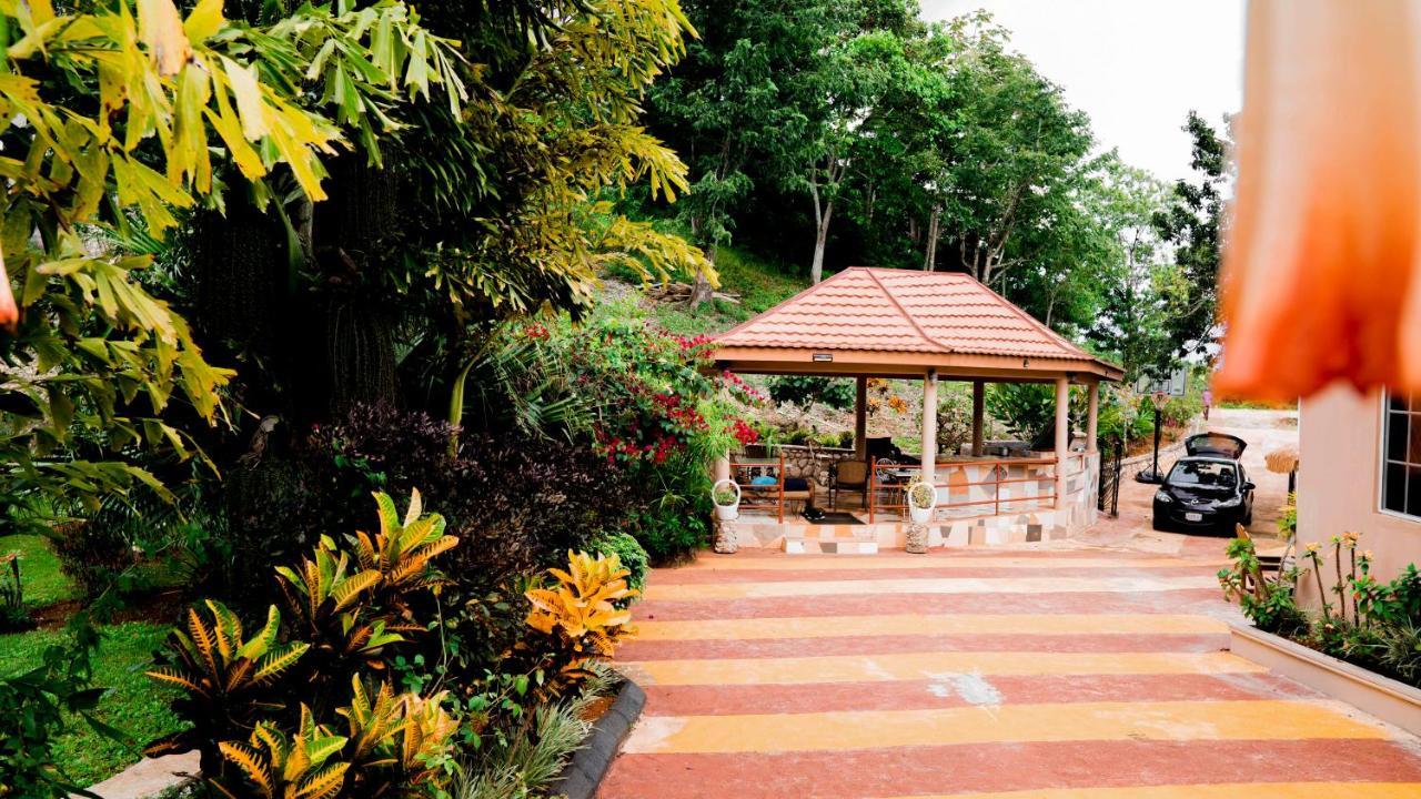 Villa Cliffe Ranch Mandeville Esterno foto